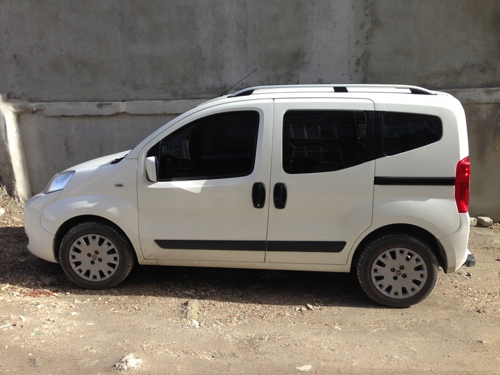 FIAT FIORINO PEUGEOT BIPPER NEMO PARRILLAS DE TECHO POTENTE BUEN ESTADO MALETERO 