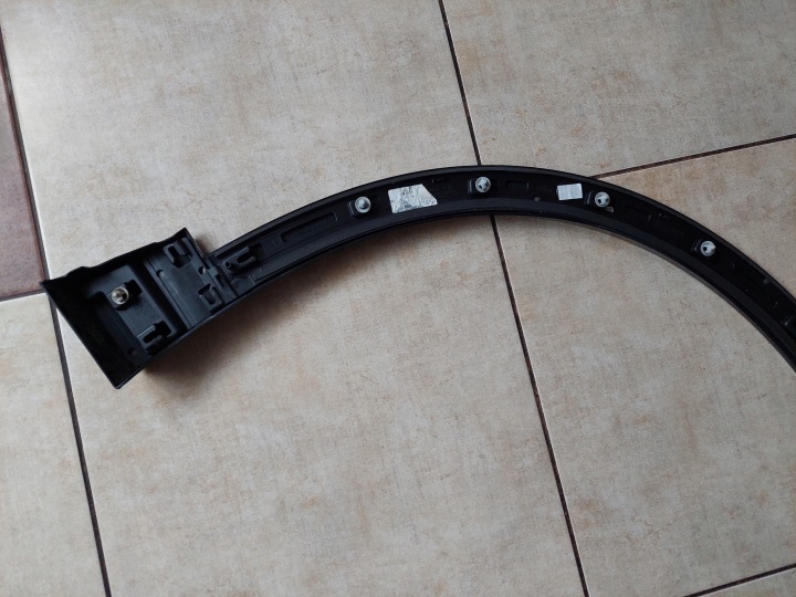 MOULURE GARDE-BOUE GAUCHE AVANT AUDI Q4 E-TRON 89A