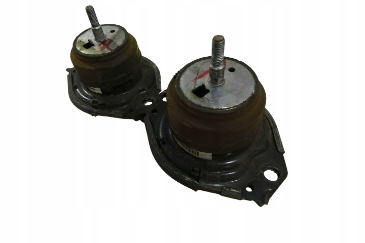 AVANT COUSSIN MOTEUR DODGE DURANGO (WD) 68252522AA 28207405 5.7L