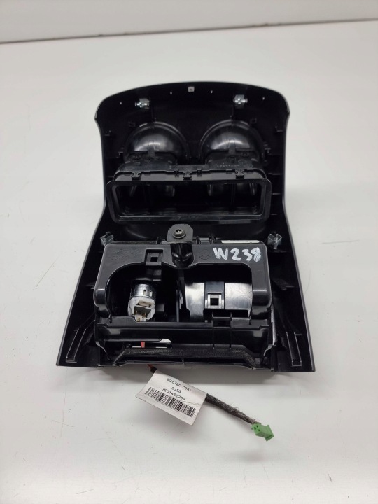 MERCEDES-BENZ E W238 2018 GRILLE CONDUIT D'AIR ARRIÈRE TUNNELS CENTRAL