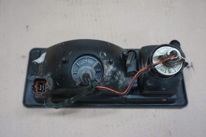 HYUNDAI GALLOPER PHARE GAUCHE ARRIÈRE GAUCHE ARRIÈRE DANS PARE-CHOCS 98-03R EUROPE