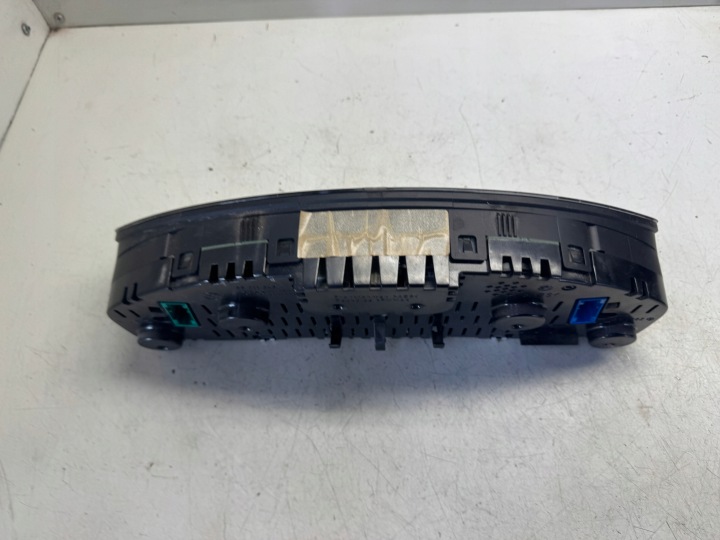 VW T5 2.5 TDI COMPTEUR TABLEAU DE BORD 7H0920851R