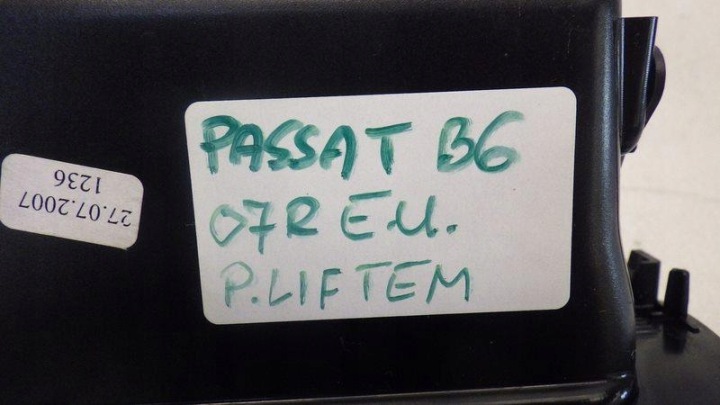 CENDRIER VW PASSAT B6 3C0863284A 3C0857961A PASSAT B6