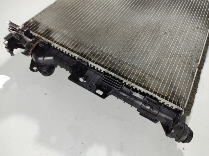 VOLVO V70 2.0 D4 15R- RADIATEUR EAU