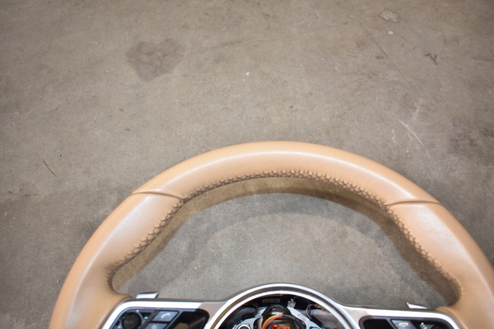 VOLANT PORSCHE MACAN 1