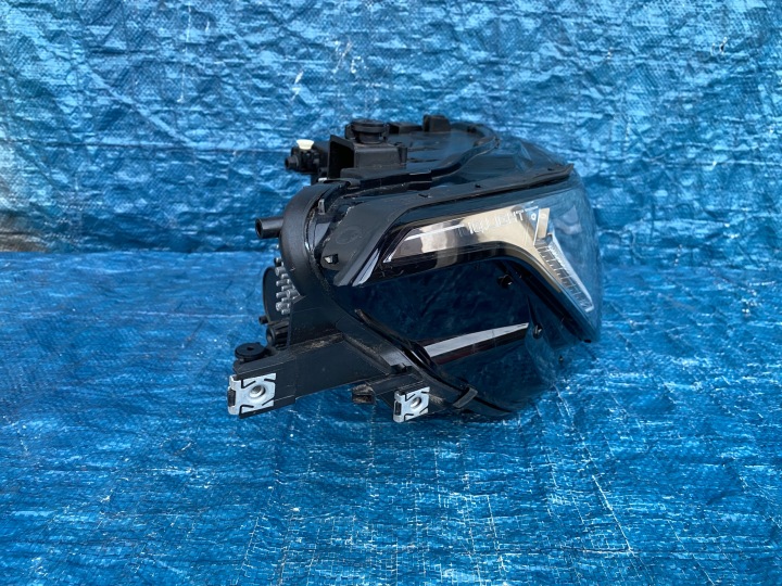 VW TIGUAN II LIFT PHARE DROIT AVANT AVANT DROITE IQ LIGHT 5NB941082G