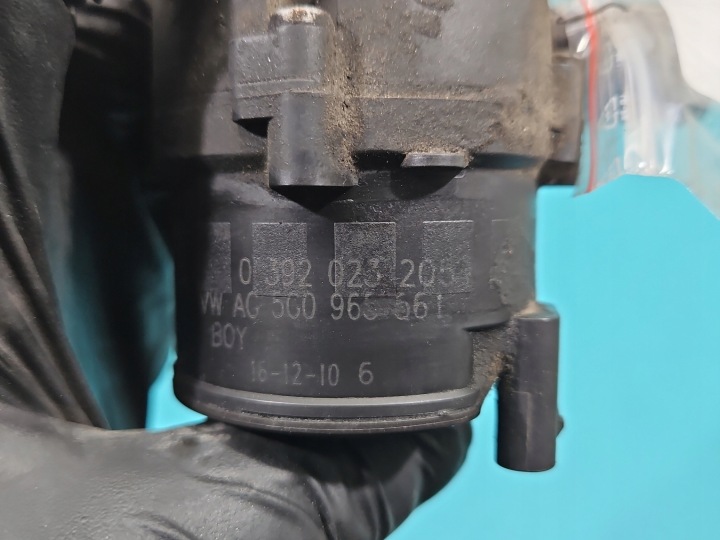 POMPE CIRCULATION EAU POMPE SKODA OCTAVIA III 2.0 TDI 0392023205 5G0965561