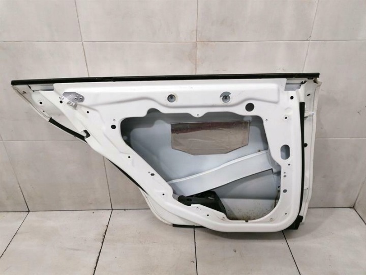 MERCEDES CLS W218 RIGHT REAR DOOR A2187301205