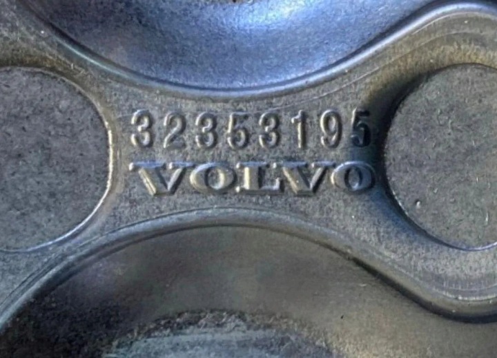 AUTRE PIÈCES DE CARROSSERIE VOLVO 31457096 1.5L 2022