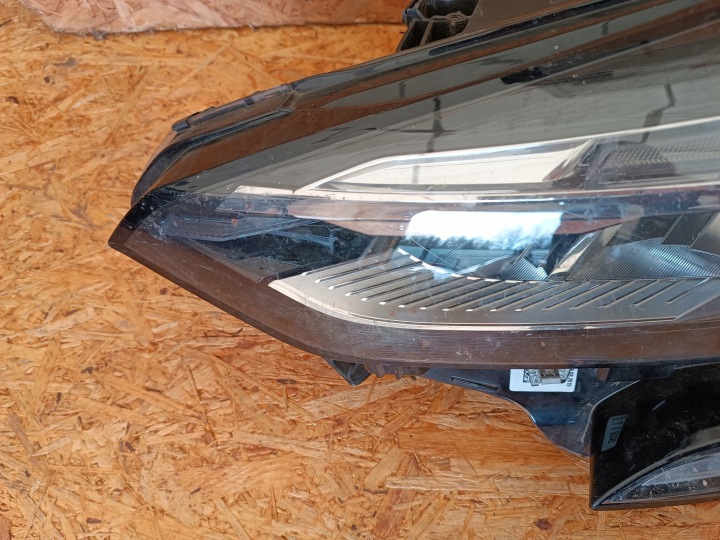 PHARE GAUCHE AVANT EUROPE LED 260604183R RENAULT CLIO V 5