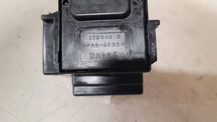 FORD FOCUS 2007 AVEC AVANT MANETTE COMMUTATEUR CLIGNOTANTS