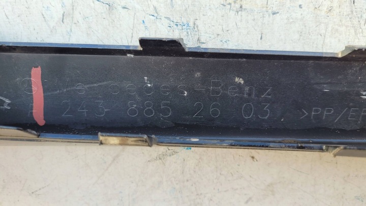MERCEDES-BENZ EQA MOULURE PARE-CHOCS AVANT AVANT 2438852603