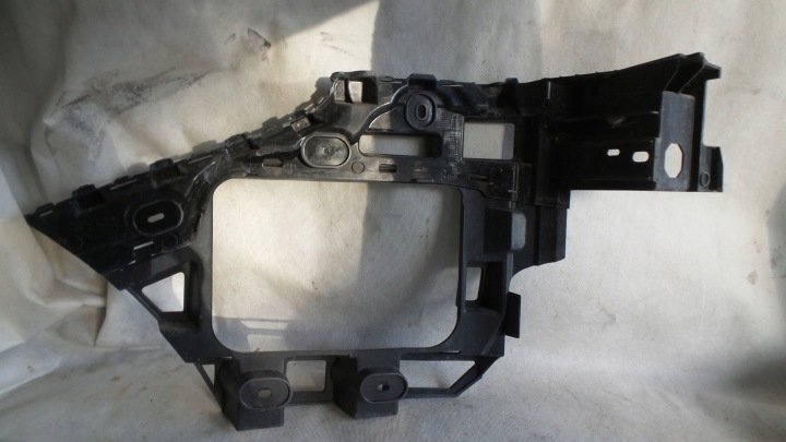 TOUAREG II GLISSIÈRE ZDERZKA ARRIÈRE DROIT ARRIÈRE FIXATION 7P6807394 7P6807394A