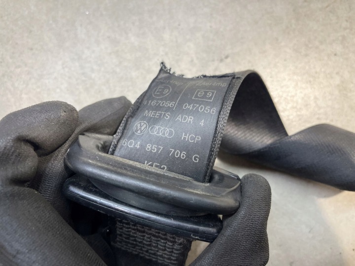 CEINTURE DE SÉCURITÉ DROIT AVANT VW POLO IV 1.2 12V 6Q4857706G