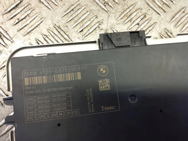 MODULE DE COMMANDE D'ÉCLAIRAGE BMW 5 TOURING (F11) 6823590 2.0L DIESEL 2017