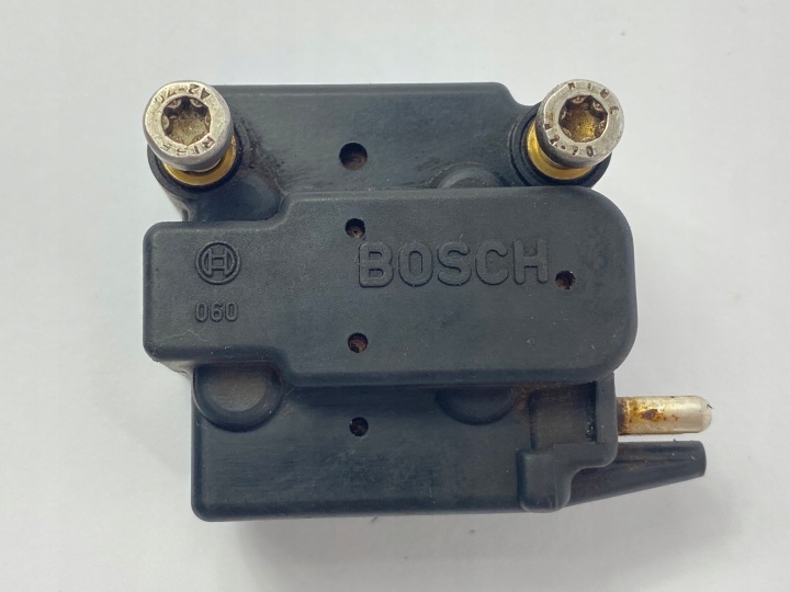 RÉGULATEUR PRESSION CARBURANTS MERCEDES W124 W201 W126 107SL BOSCH 2437020007