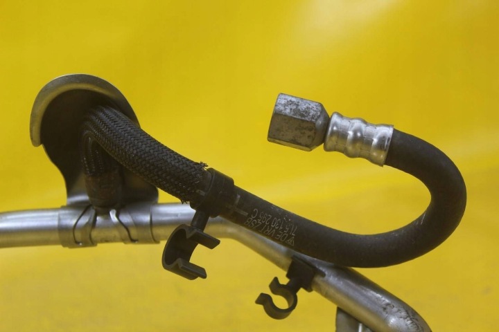 MOULURE INJECTION PORSCHE CAYENNE I 4.5 B 94811011302 7L5130295C