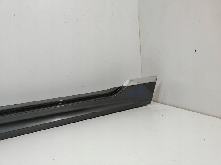 VOLKSWAGEN PASSAT B8 R-LINE MOULURE SEUIL GAUCHE 3G0853857E