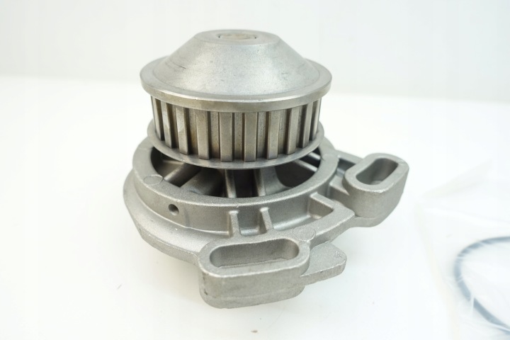 POMPE À EAU AUDI 100 C3 PASSAT B2 035121004A