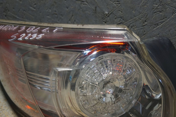 MAZDA 3 BL PHARE GAUCHE ARRIÈRE (S2235)