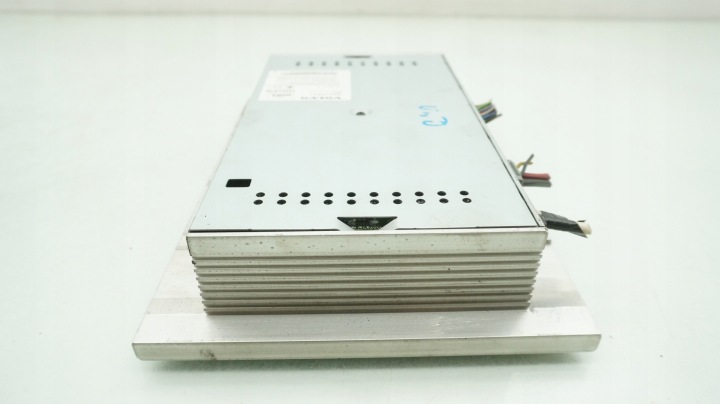 VOLVO V50 AMPLIFICATEUR RADIO 30679537