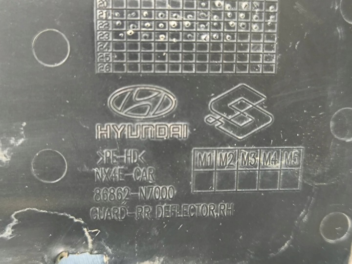 HYUNDAI TUCSON IV NX4 2023 DROITE CÔTÉ SEUIL