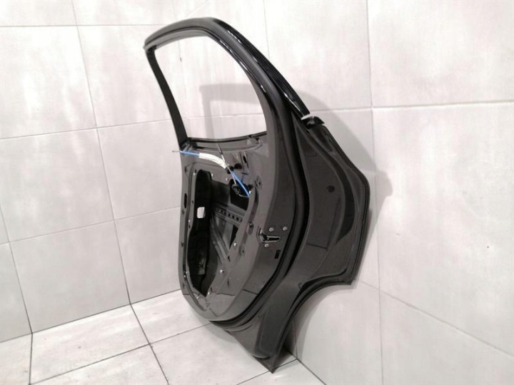 MERCEDES GLA X156 RIGHT REAR DOOR A1567300205