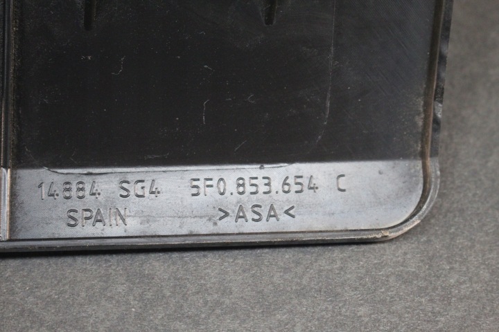 GRILLE SEAT LEON III 3 5F0853654C