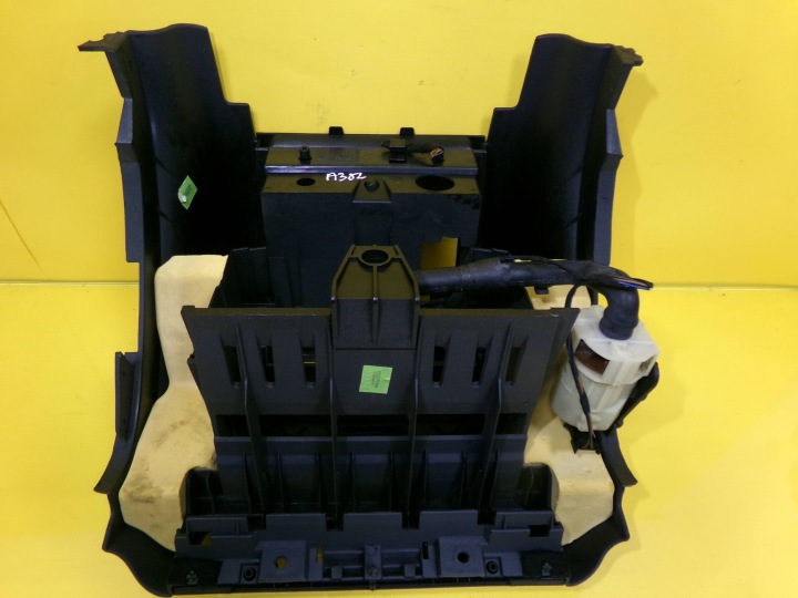 CHÂSSIS RADIO CORBEILLE CHÂSSIS CONSOLES CENTRALE AUDI A3 8L 1999 8L0863243 NR47