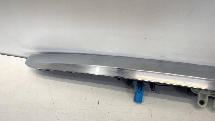 MERCEDES B-KLASA W246 CACHE MOULURE COUVERCLES DE COFFRE CHROME A2467400793