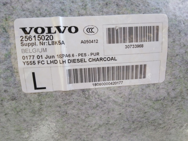 VOLVO V40 II LIFT TAPIS REVÊTEMENT INTÉRIEUR 18R EUROPE EN BON ÉTAT