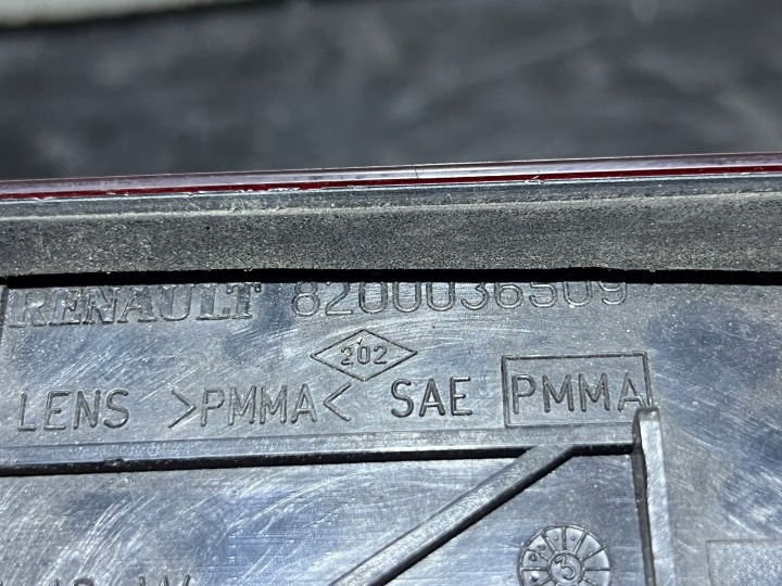 TROISIÈME LANTERNE STOP III 3 RENAULT ESPACE IV 8200036509