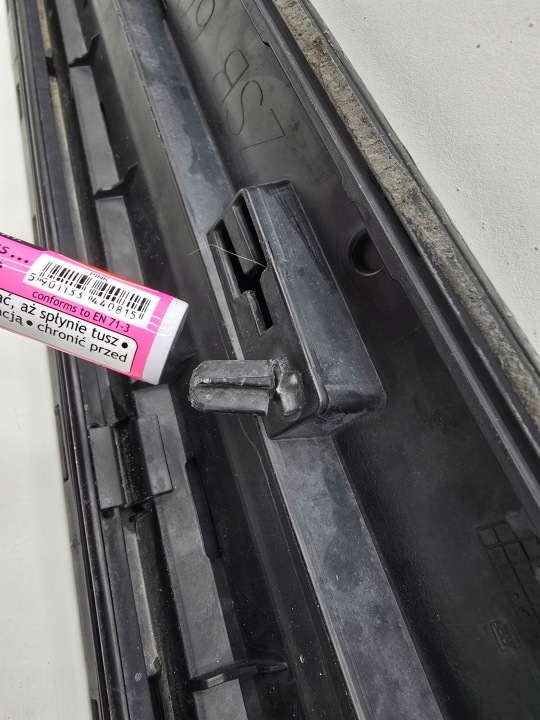 AUDI Q5 I REVÊTEMENT MOULURE PORTES DROIT AVANT 8R0853960E