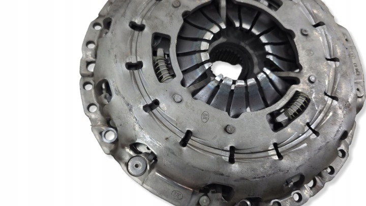 BMW E90 3.0 D M57 EMBRAYAGE 124041310