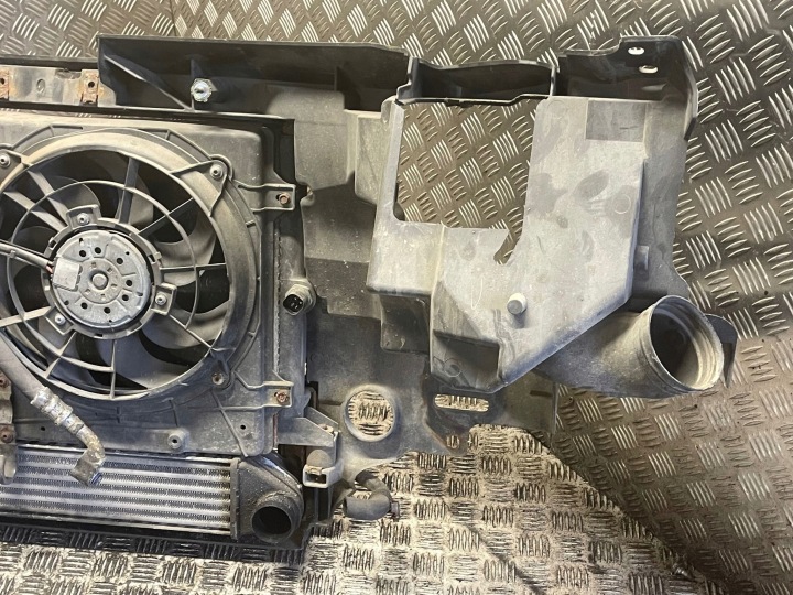 VOLKSWAGEN SHARAN 2002 RADIATEUR ENSEMBLE