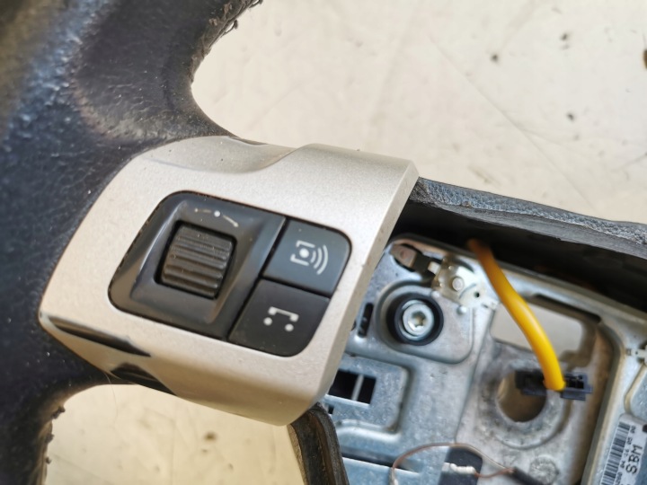 OPEL ZAFIRA B VOLANT CUIR MULTIFONCTION 13234176