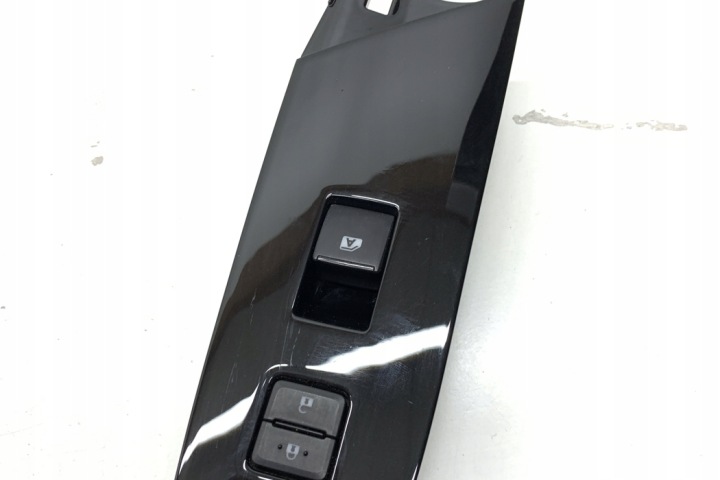 BOUTON COMMANDE VITRE DROITS AVANT PORTES TOYOTA PRIUS (_W5_)