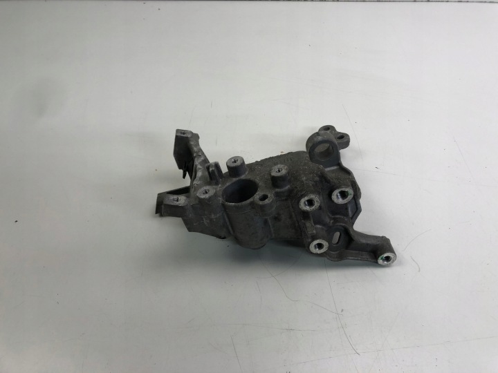 PEUGEOT CITROEN 1.6 POIGNÉE FIXATION ALTERNATEUR 9804121180
