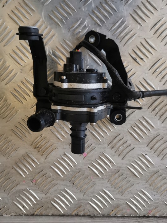 KIA CEED III LIFT 23 POMPE EAU 25100-03HZ7 PHEV HYBRIDE