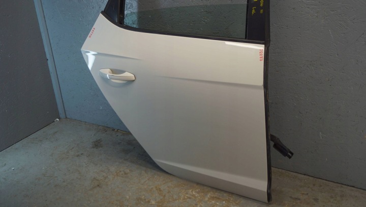 SEAT LEON III PORTES DROIT ARRIÈRE (D2277)