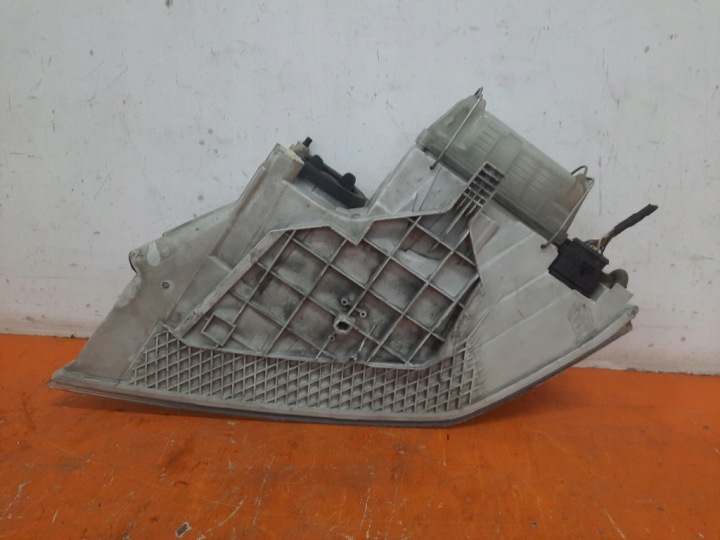 SKODA OCTAVIA 2 II 04-08 LIFTBACK PHARE GAUCHE AVANT PROJECTEUR DROIT