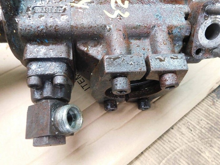 MAN 18.232 1993R POMPE GUIDE ARBRE 251263