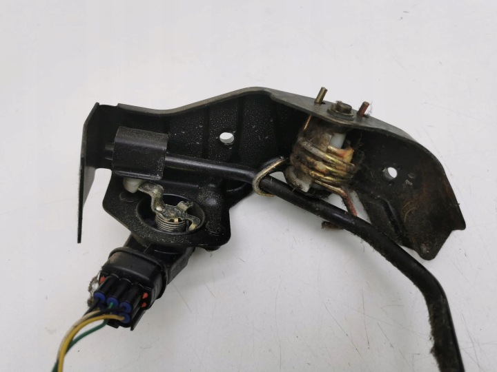 TOYOTA COROLLA E120 E130 PÉDALE GAZ 2003 8222302030A