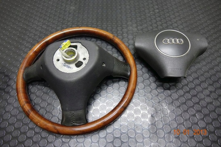 VOLANT EN BOIS BOIS AIRBAG AUDI A3 8P 8P2