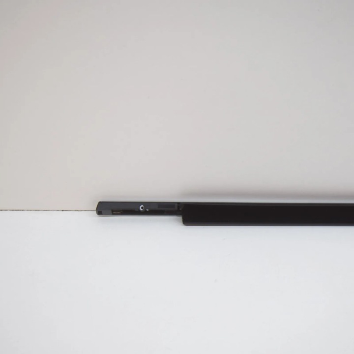LR RANGE ROVER VELAR L560 MOULURE COURROIE PORTES ARRIÈRE DROITS LR111474