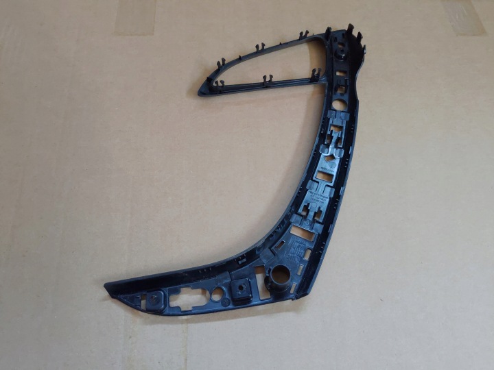 MOULURE DÉCOR MANIVELLE DROITE PORTES AVANT OPEL ASTRA J IV ANNÉE 2009-2012