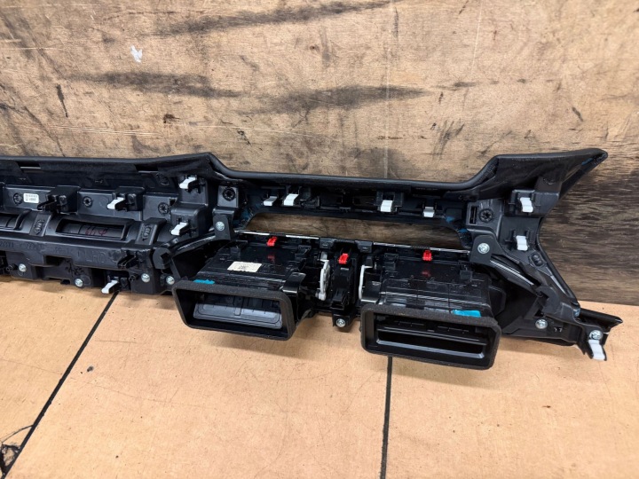 MAZDA OE KB7W-60371