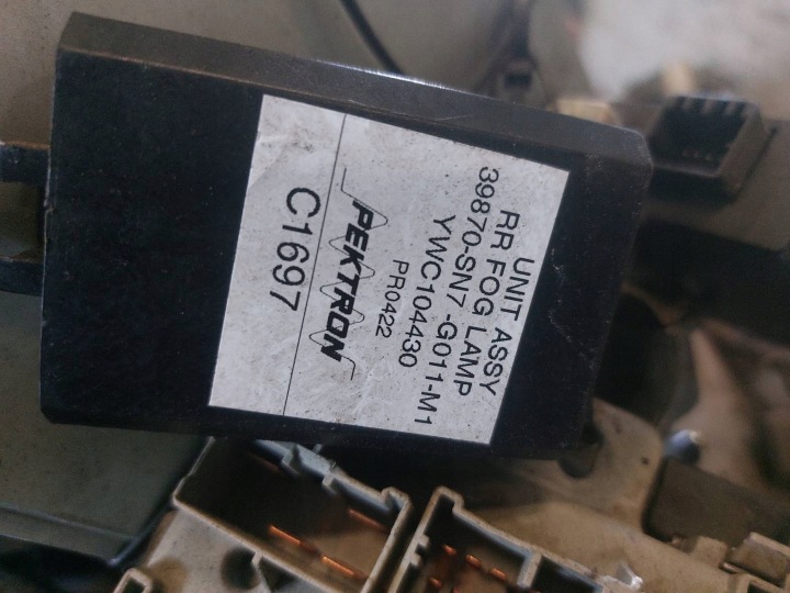 MOTEUR ESSENCE COMPLET CHARNIÈRE BOÎTE CIVIC VI 1.4 16V D14A7