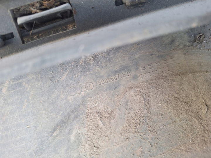 AUDI A4 B5 BERLINE 94-99 PARE-CHOCS ARRIÈRE POUTRE 8D0807521