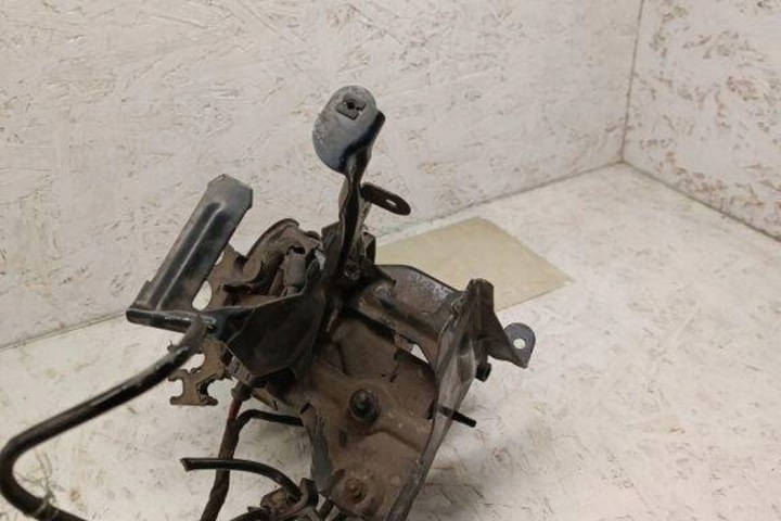 POMPE HYDRAULIQUE AUDI 8E0614175F 2.48L DIESEL 2002